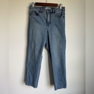 Casual Light Blue Cropped Jeans